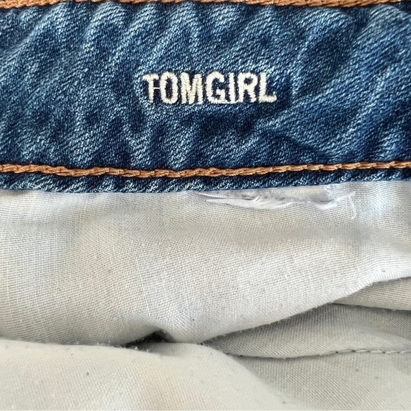 American Eagle Tomgirl Distressed Denim Patched Jeans Size 2 - Picture 10 of 10